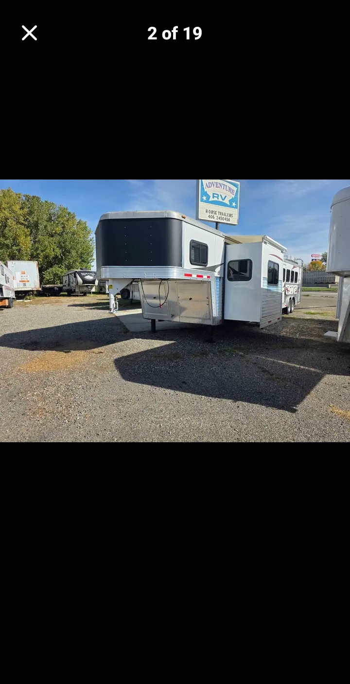 photo of 2011 Bison Stratus Express slide & bunks