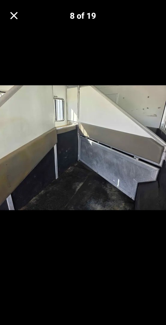 2011 Bison Stratus Express , located at 923 US HWY 87 E., Billings, MT, 59101, (406) 245-0456, 45.795788, -108.451881 - 2011 Bison Stratus 8414 bunk house w/slide Located in Billings MT $38,500 This 8 wide bunk house is aluminum on aluminum w all the options. The windows fold down front and rear. It has mangers and storage under the mangers. The huge walk in mud room allows for taking off the muddy clothes.- Photo#6