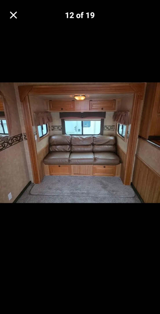 2011 Bison Stratus Express , located at 923 US HWY 87 E., Billings, MT, 59101, (406) 245-0456, 45.795788, -108.451881 - 2011 Bison Stratus 8414 bunk house w/slide Located in Billings MT $38,500 This 8 wide bunk house is aluminum on aluminum w all the options. The windows fold down front and rear. It has mangers and storage under the mangers. The huge walk in mud room allows for taking off the muddy clothes.- Photo#10