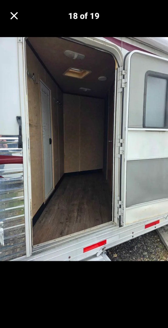 2011 Bison Stratus Express , located at 923 US HWY 87 E., Billings, MT, 59101, (406) 245-0456, 45.795788, -108.451881 - 2011 Bison Stratus 8414 bunk house w/slide Located in Billings MT $38,500 This 8 wide bunk house is aluminum on aluminum w all the options. The windows fold down front and rear. It has mangers and storage under the mangers. The huge walk in mud room allows for taking off the muddy clothes.- Photo#16