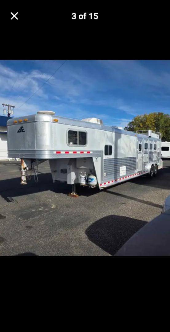 2001 White Elite 4 Horse LQ , located at 923 US HWY 87 E., Billings, MT, 59101, (406) 245-0456, 45.795788, -108.451881 - 2001 Elite 4 horse 12ft short wall Located in Billings MT $38,500 2001 Elite four horse 8 wide in really good shape. Has not had the wheels run off of it. Inside and out are in great shape. 8 wide 4 horse aluminum on aluminum. A big rear and side tack allow for all the tack to go up n down- Photo#1