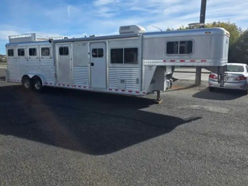 2001 Elite 4 Horse 12