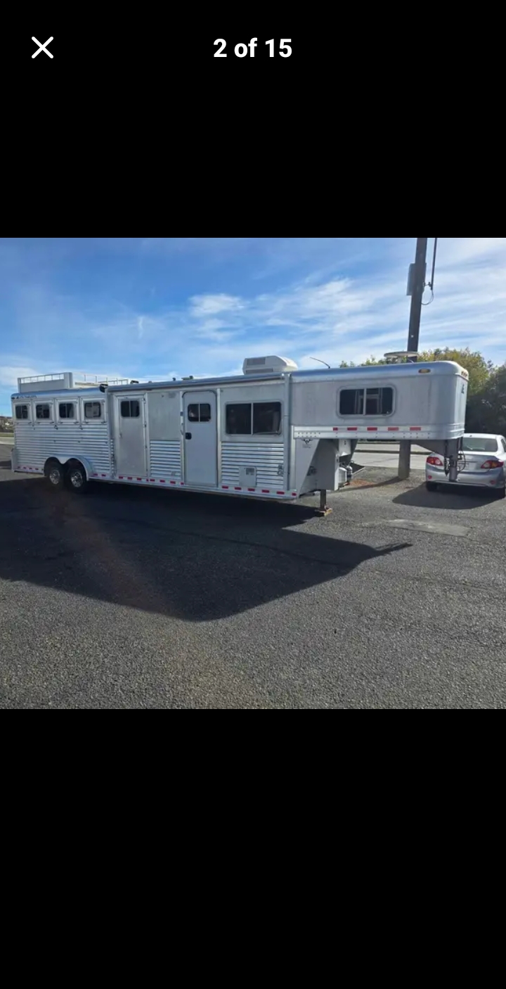 photo of 2001 Elite 4 Horse 12' Shortwall