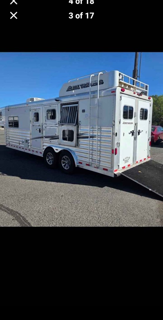 2016 White Elite Sierra , located at 923 US HWY 87 E., Billings, MT, 59101, (406) 245-0456, 45.795788, -108.451881 - 2016 Elite Sierra 3 Horse LQ Located in Billings MT $67,900 2016 Elite 3 horse sierra interior. This 8 wide trailer is 30' overall and 10' LQ with 23' floor length. It has outside speakers, fold down windows on the front n rear. The fold down rear ramp allows for easy loading. Mangers have st- Photo#2