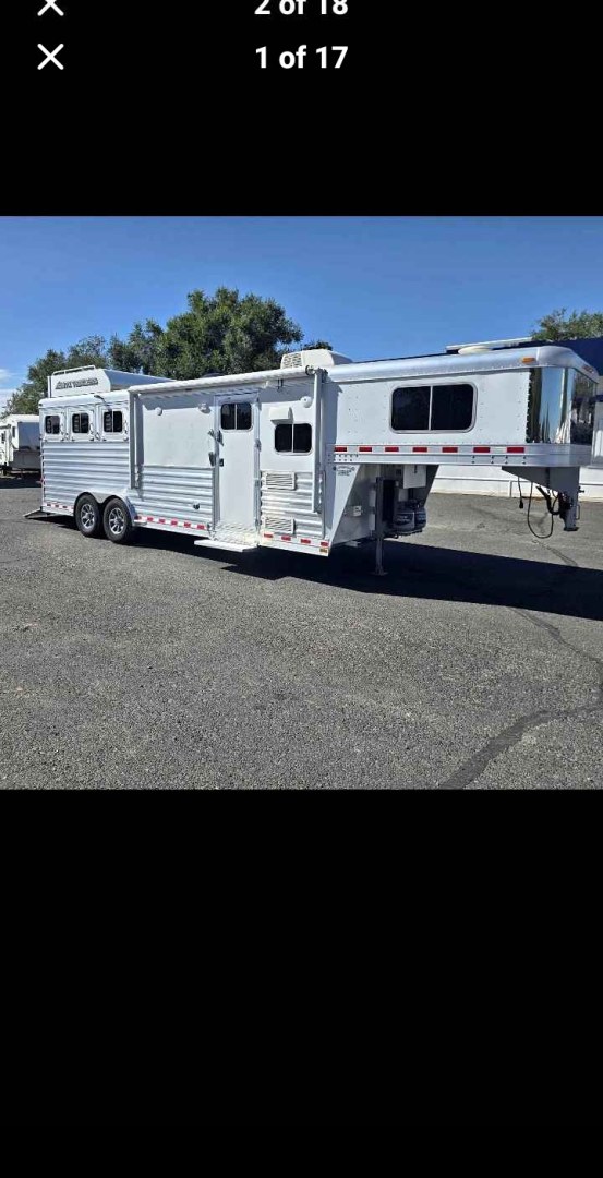 2016 White Elite Sierra , located at 923 US HWY 87 E., Billings, MT, 59101, (406) 245-0456, 45.795788, -108.451881 - 2016 Elite Sierra 3 Horse LQ Located in Billings MT $67,900 2016 Elite 3 horse sierra interior. This 8 wide trailer is 30' overall and 10' LQ with 23' floor length. It has outside speakers, fold down windows on the front n rear. The fold down rear ramp allows for easy loading. Mangers have st- Photo#0