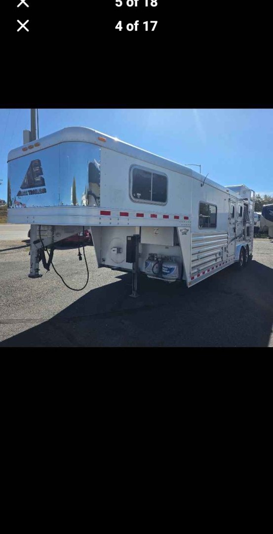 2016 White Elite Sierra , located at 923 US HWY 87 E., Billings, MT, 59101, (406) 245-0456, 45.795788, -108.451881 - 2016 Elite Sierra 3 Horse LQ Located in Billings MT $67,900 2016 Elite 3 horse sierra interior. This 8 wide trailer is 30' overall and 10' LQ with 23' floor length. It has outside speakers, fold down windows on the front n rear. The fold down rear ramp allows for easy loading. Mangers have st- Photo#3