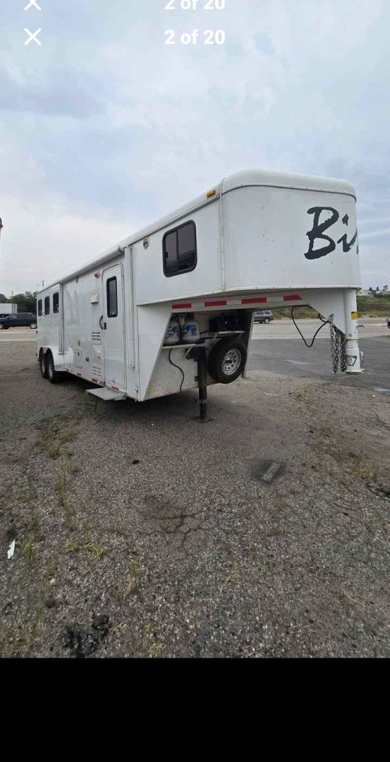 2012 White Bison Trail Express , located at 923 US HWY 87 E., Billings, MT, 59101, (406) 245-0456, 45.795788, -108.451881 - 2012 Bison Trail Epress 380 Located in Billings MT $25,900 This is a really nice 2 owner, 3 horse, 7' wide, living quarter horse trailer. Aluminum on steel, auto awning and auto front jacks, full bath, shower, toilet, a/c, furnace, hot water, stud stall, fold down windows on front. Front quee- Photo#1