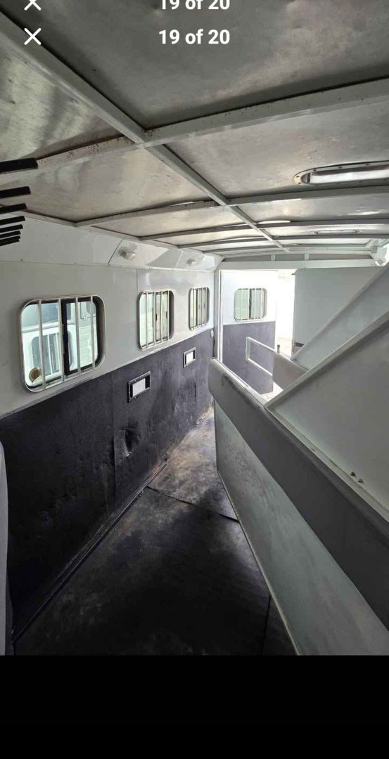 2012 White Bison Trail Express , located at 923 US HWY 87 E., Billings, MT, 59101, (406) 245-0456, 45.795788, -108.451881 - 2012 Bison Trail Epress 380 Located in Billings MT $25,900 This is a really nice 2 owner, 3 horse, 7' wide, living quarter horse trailer. Aluminum on steel, auto awning and auto front jacks, full bath, shower, toilet, a/c, furnace, hot water, stud stall, fold down windows on front. Front quee- Photo#18