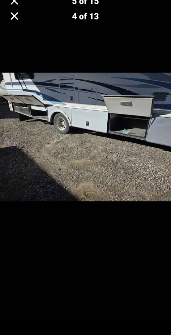 2004 White Fleetwood Tioga , located at 923 US HWY 87 E., Billings, MT, 59101, (406) 245-0456, 45.795788, -108.451881 - 2004 Fleetwood Tioga 31' w/slide $28 900 Located in Billings MT 2004 Tioga 31 w is one of the nicest motorhomes I've seen all year. It has 31386 miles on a ford Triton v10 chasis. It has a brand new auto awning to keep u out of the heat of the day. It has alcoa wheels w like new Yokohama tir- Photo#3